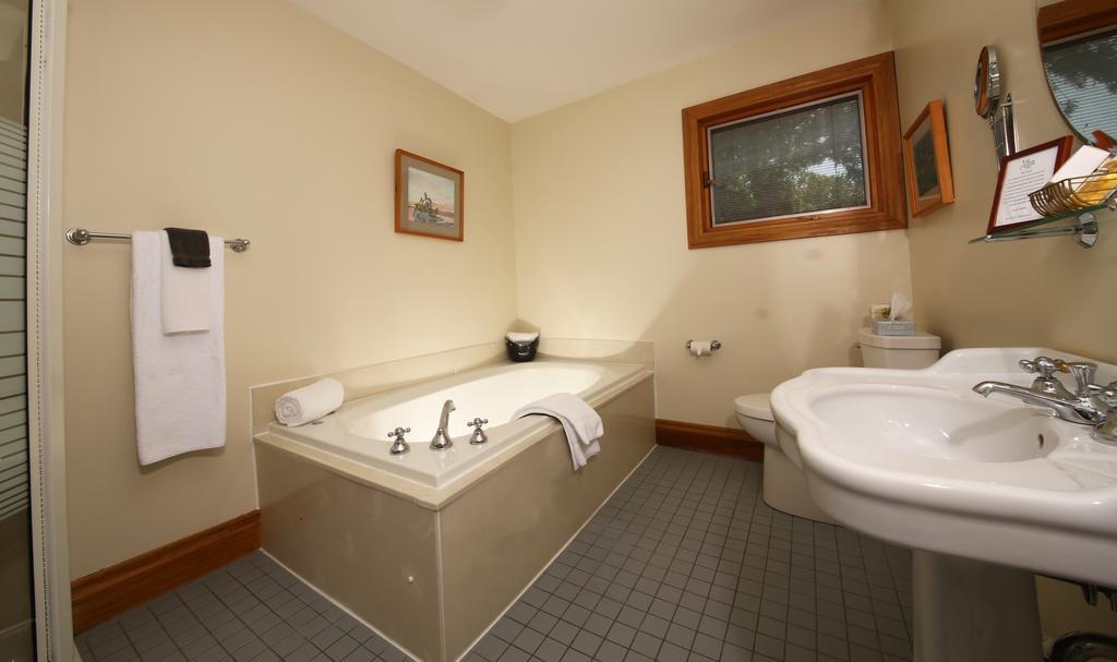 Kettle Creek Inn Port Stanley Ngoại thất bức ảnh